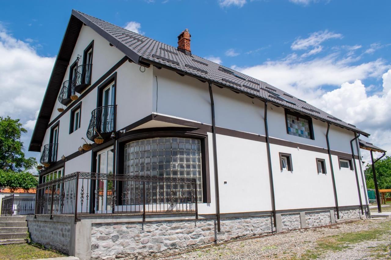 Casa Nevada Curtea de Argeş Exterior foto
