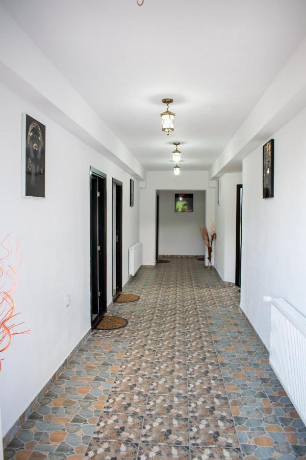 Casa Nevada Curtea de Argeş Exterior foto