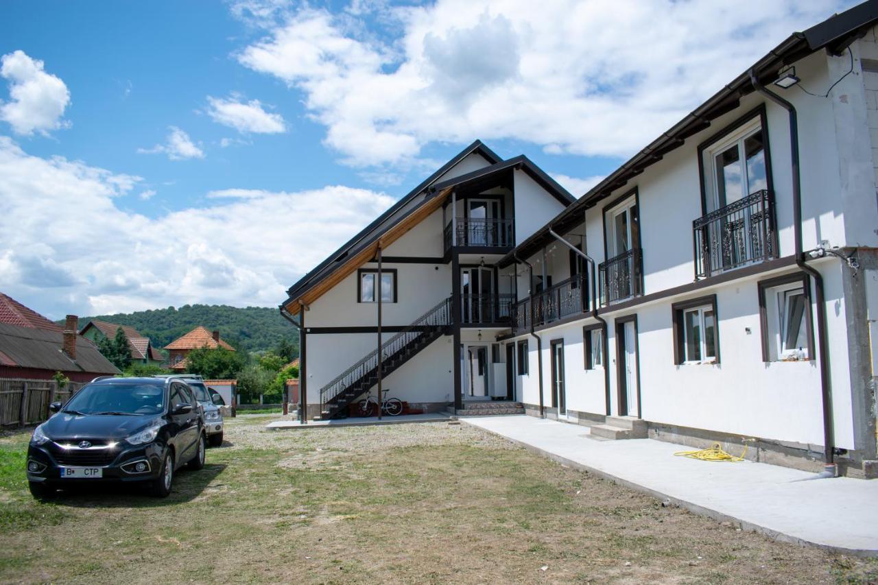 Casa Nevada Curtea de Argeş Exterior foto